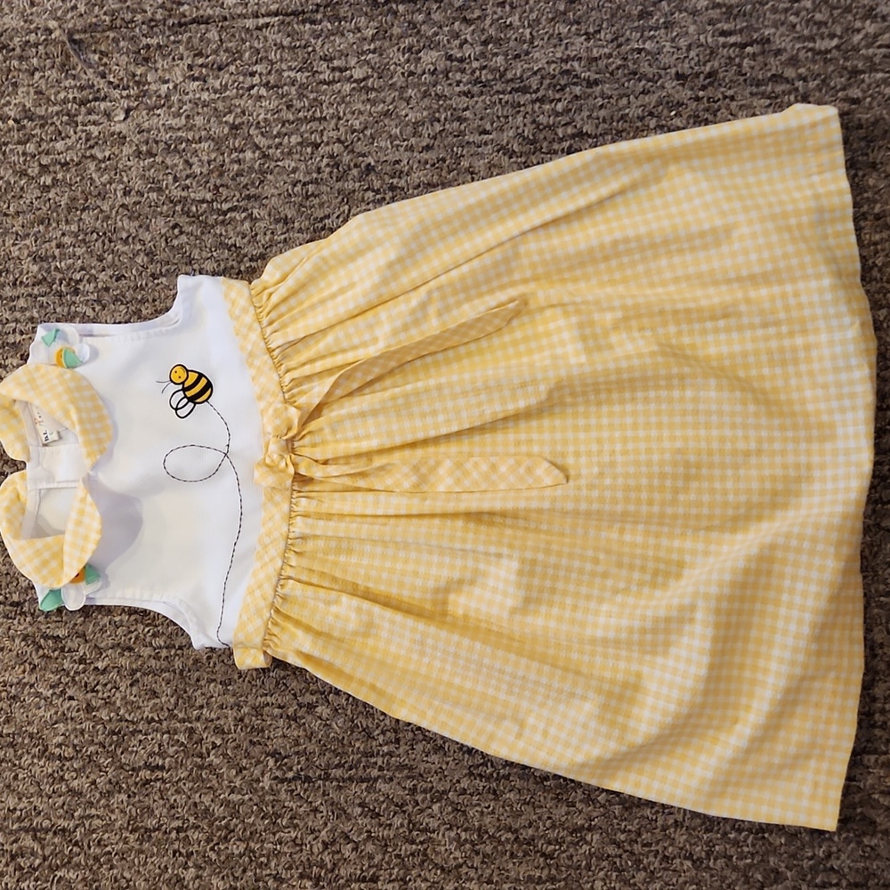 b.t. kids Yellow Gingham Sleeveless Dress with Bee Embroidery Size 6